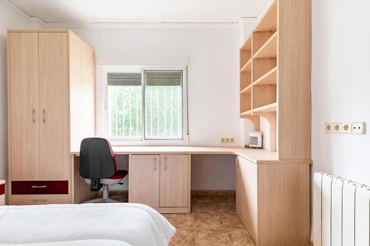 Charming House With Private Tennis Court And Pool Villa *