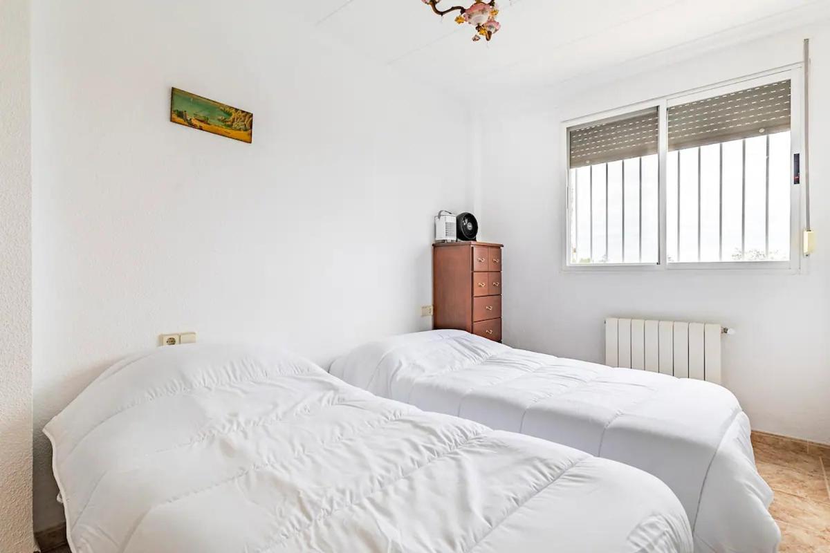 Charming House With Private Tennis Court And Pool Villa *