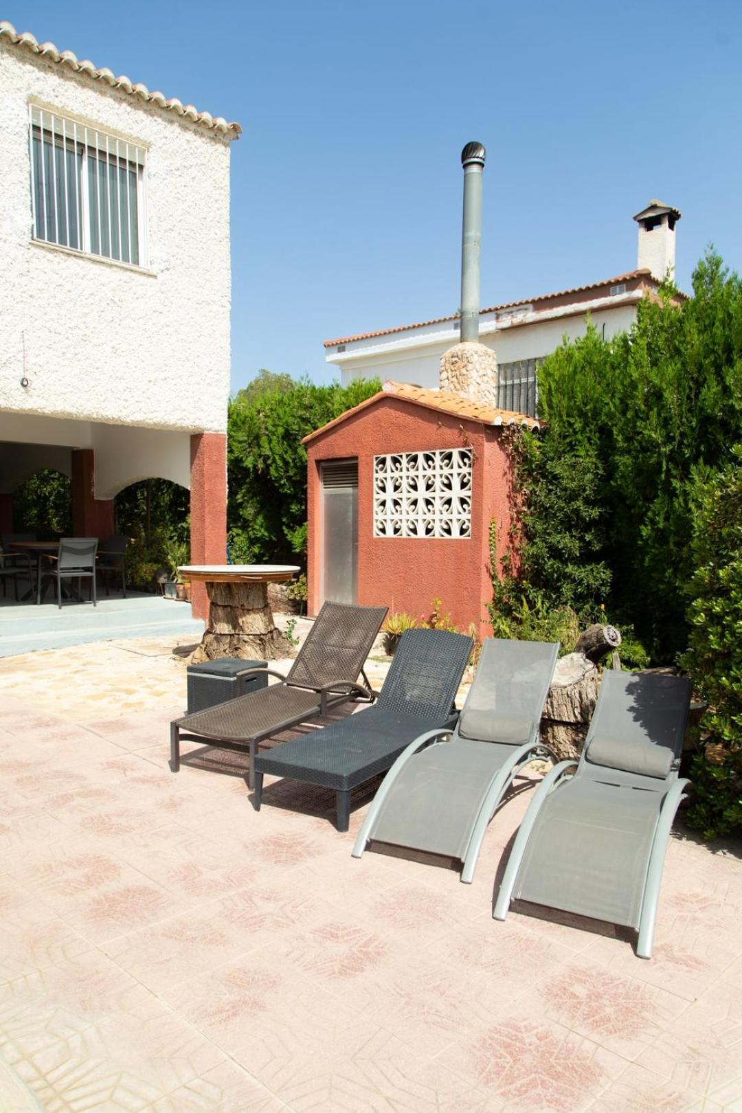 Charming House With Private Tennis Court And Pool