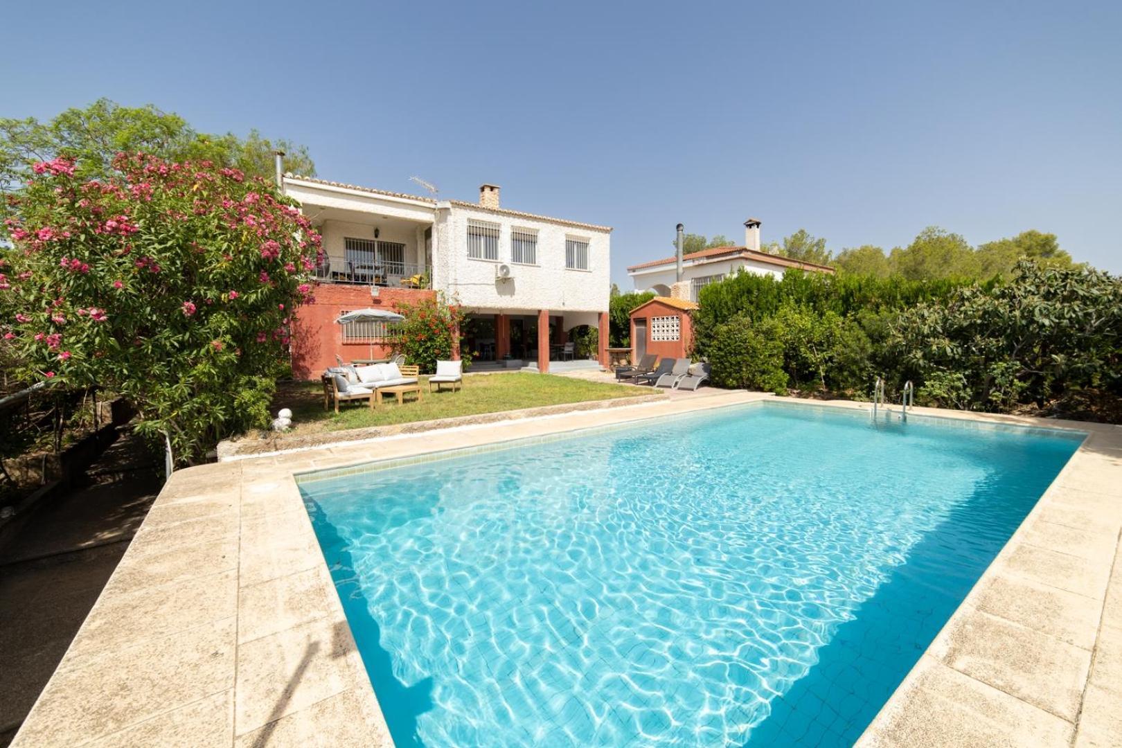 Charming House With Private Tennis Court And Pool Catadau