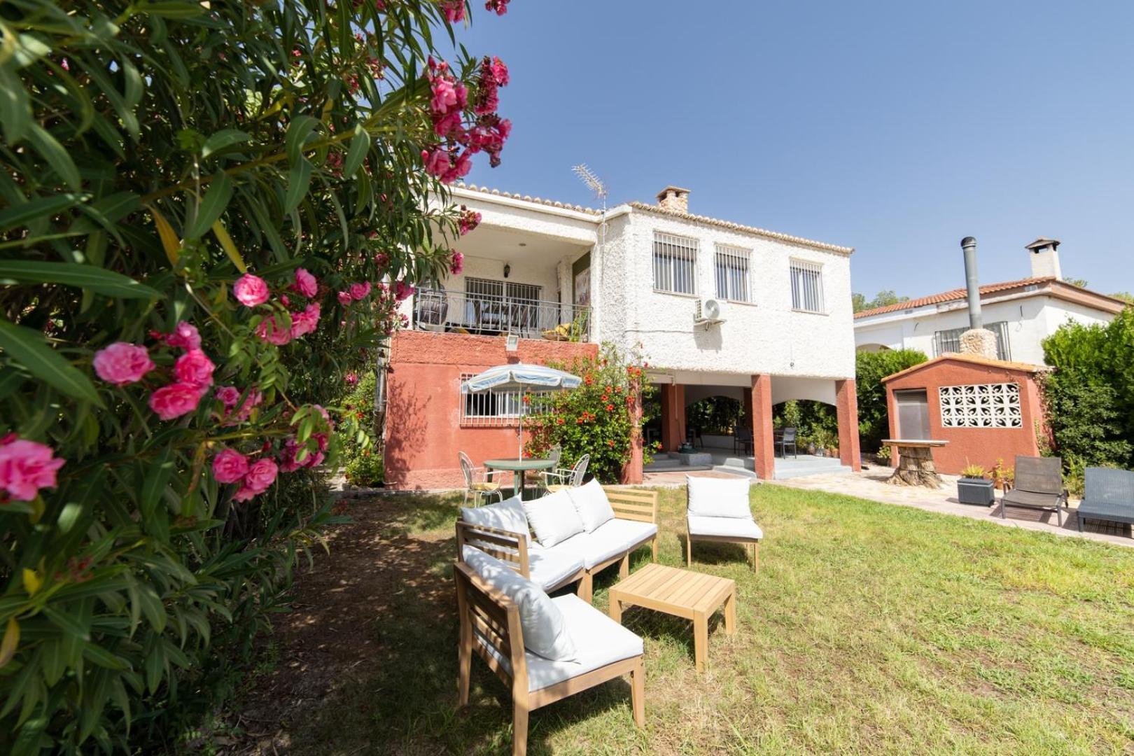 Villa Charming House With Private Tennis Court And Pool *